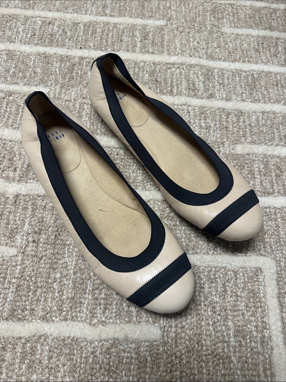 Stuart Weitzman Ladies Beige and Black Ballet Flats